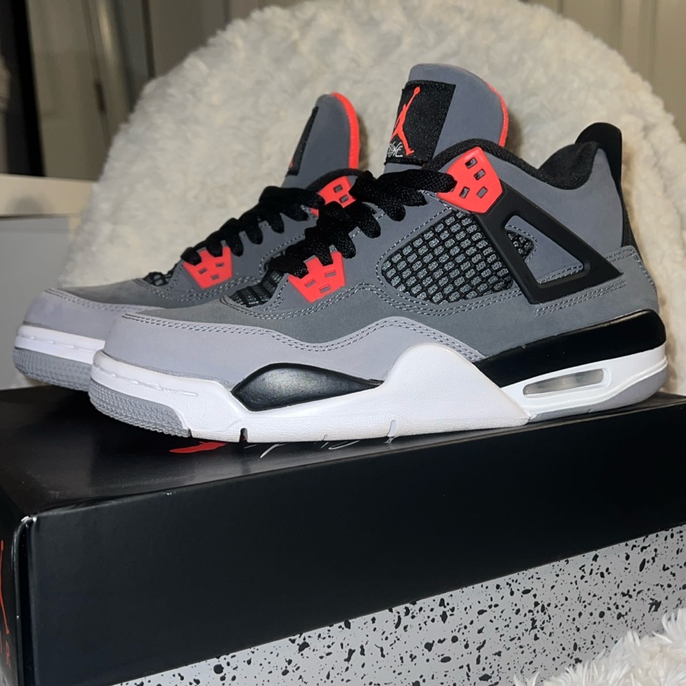 Jordan Kids Sneakers in Gray and Red - Picture 2 of 5